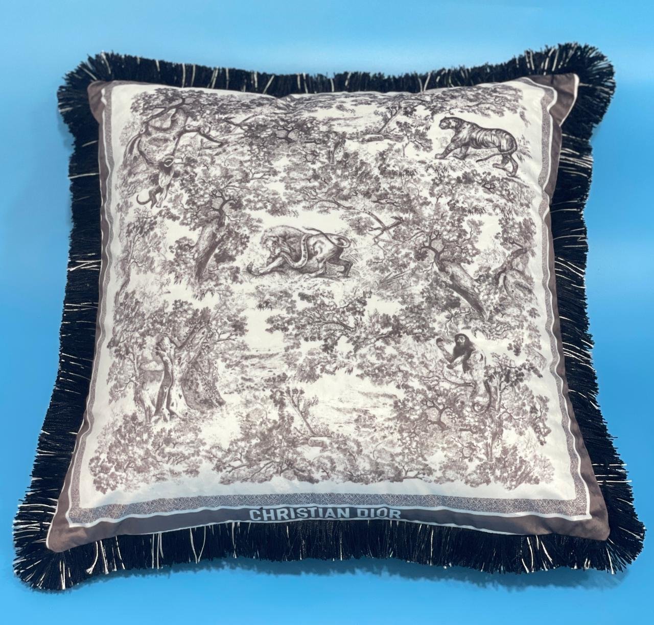 High-End Velvet Cushion case with tassel and pillow - Other Brand Blankets and Pillows | Aleppo Gift UAE